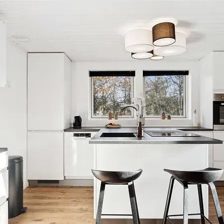Sebine - 200m From The Sea By Interhome Nyaraló